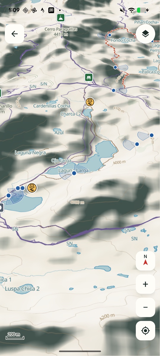 Senderos showing lakes, peaks, and trails on a 3D terrain map of Cajas